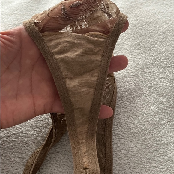 Victoria secret tan thong with pretty lace design, NWOT. I sell only on Poshmark - Picture 8 of 9
